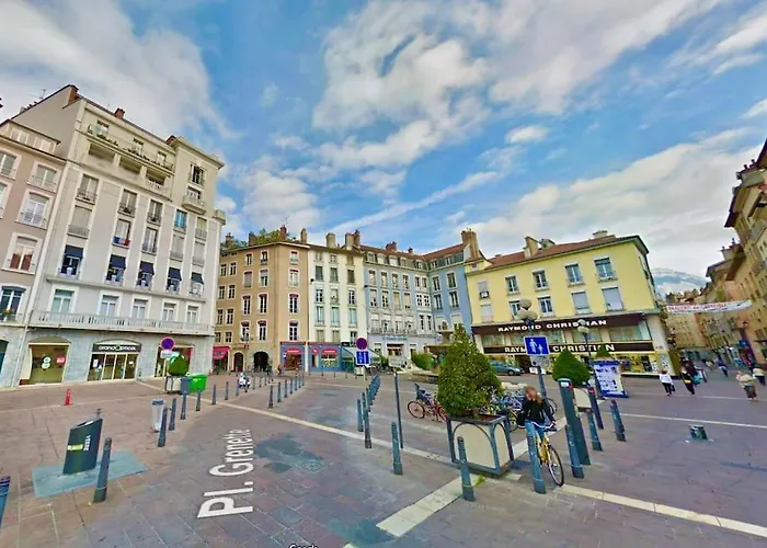 Magnifique En Hypercentre A 2min De Place Grenette Apartamento